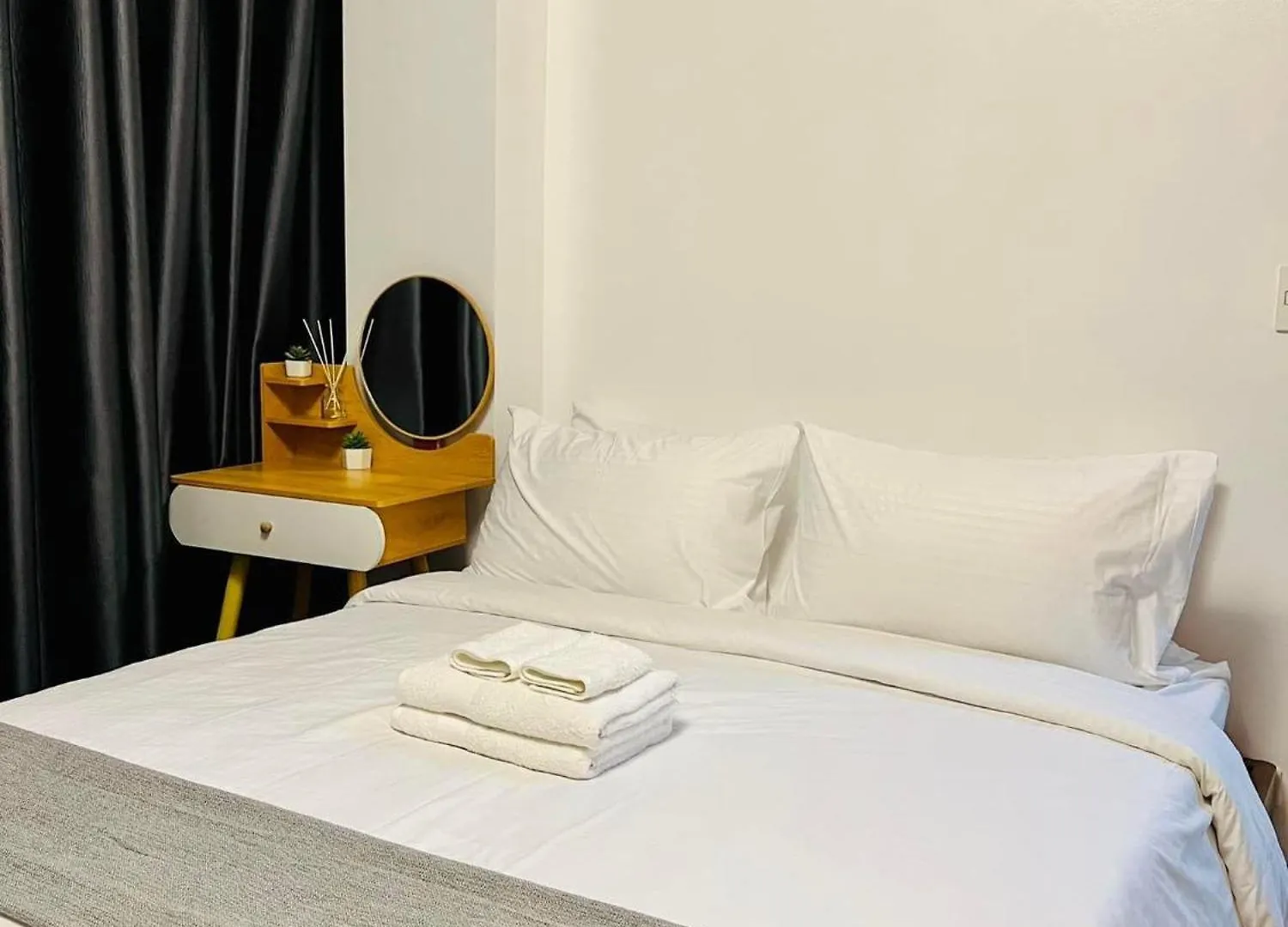 Aparthotel Beautiful 2 Bedroom In Uptown Bgc Manila