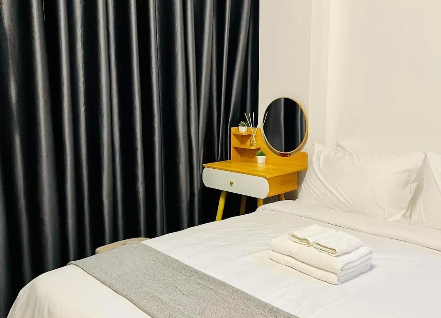 Beautiful 2 Bedroom In Uptown Bgc Manila Philippines