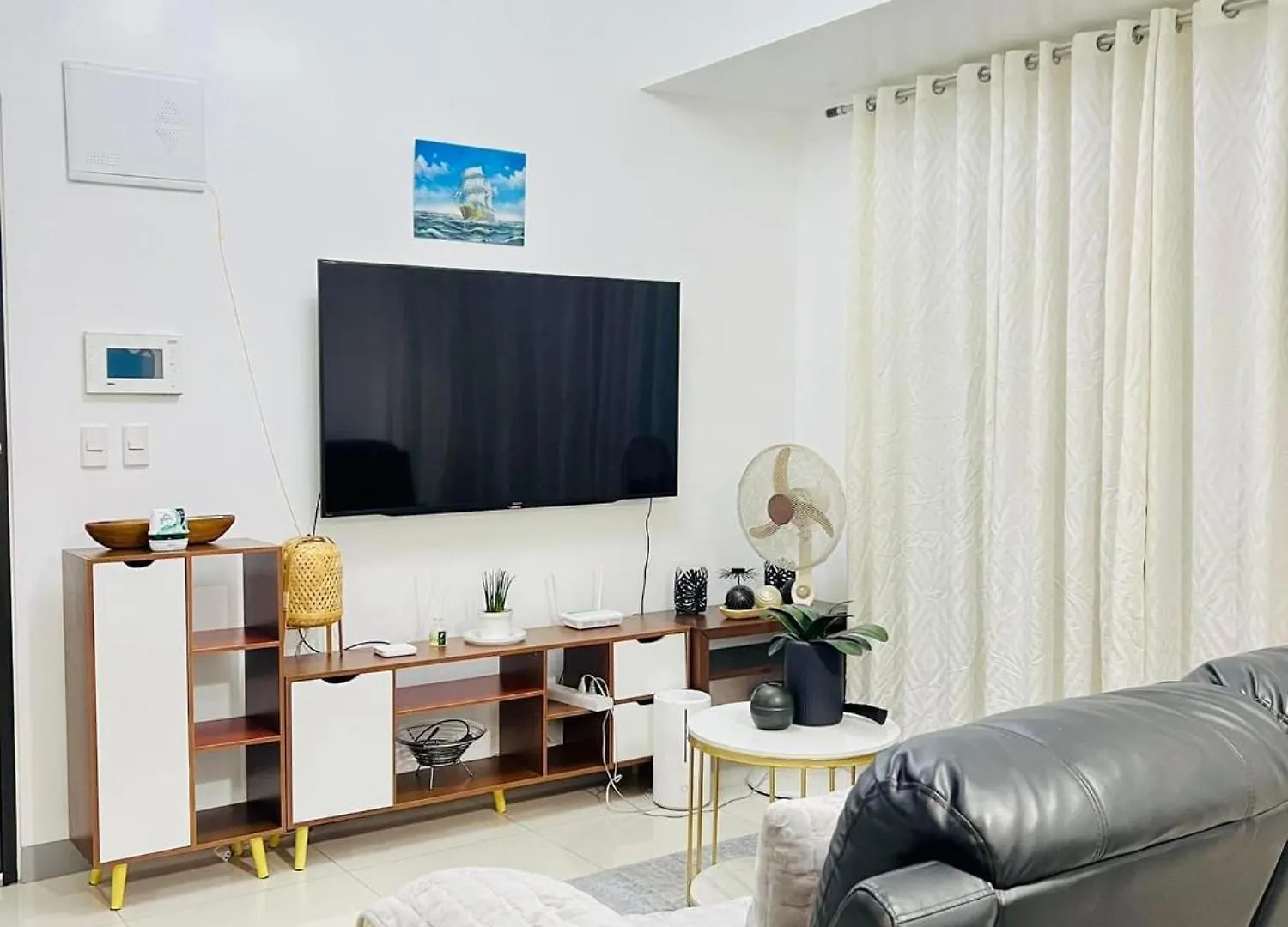 Beautiful 2 Bedroom In Uptown Bgc Manila